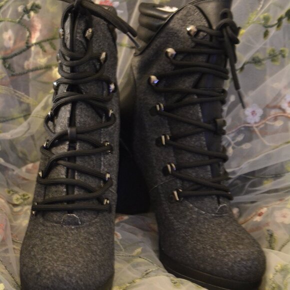 DKNY Women Lenni Lace Up Combat Bootie - Picture 8 of 10